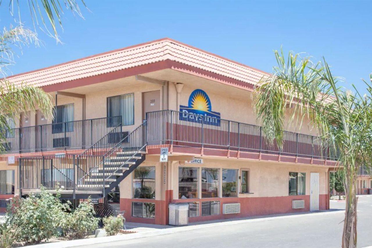 Days Inn By Wyndham Lost Hills Экстерьер фото